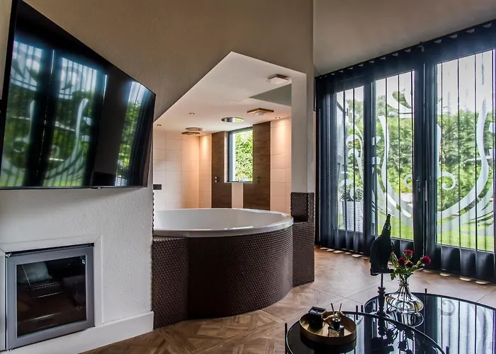 Luxexcellent Super (adults Only) 情趣酒店 尼兰